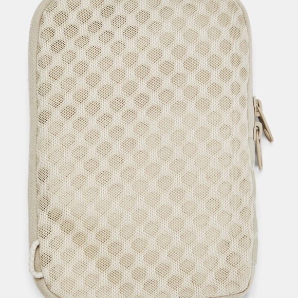 Under Armour Loudon Cross Body Taupe Camo Bag/NWT - Picture 2 of 16